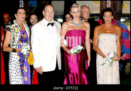 Caroline, Prinzessin von Hannover, Prinz von Monaco, Prinzessin Charlene von Monaco und Prinzessin Stephanie von Monaco, Albert II. 63 Stockfoto