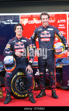 Daniel Ricciardo und Jean-Eric Vergne F1 - Formel1 - Toro Rosso Teamfahrer und Auto Toro Rosso Unviel ihres neuen Autos und Stockfoto