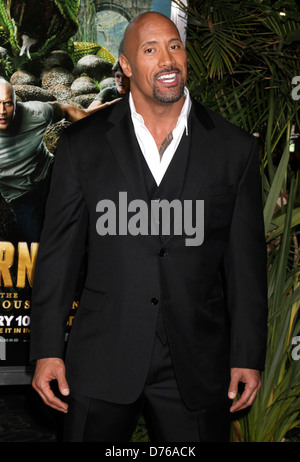 Dwayne Johnson alias The Rock der Los-Angeles-Premiere von "Journey 2: die geheimnisvolle Insel" The Grauman Chinese abgehaltenen Stockfoto