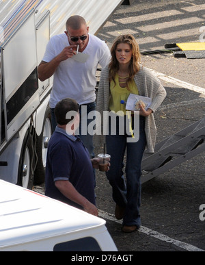 AnnaLynne McCord und Freund Dominic Purcell am Set von "90210" in Malibu Los Angeles, Kalifornien - 02.02.12 Stockfoto