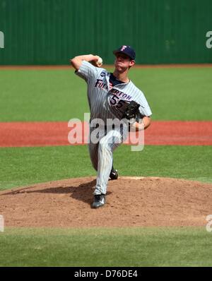 28. April 2013 - Honolulu, Hawaii, USA - 28. April 2013: Cal Zustand Fullerton Titans Michael Lorenzen #55 schließt die Shutout von Hawaii Regenbögen Les Murakami Stadium, Honolulu, HI. Stockfoto