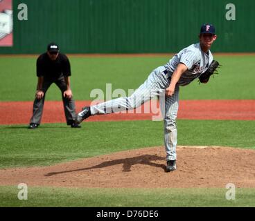 28. April 2013 - Honolulu, Hawaii, USA - 28. April 2013: Cal Zustand Fullerton Titans Michael Lorenzen #55 schließt die Shutout von Hawaii Regenbögen Les Murakami Stadium, Honolulu, HI. Stockfoto