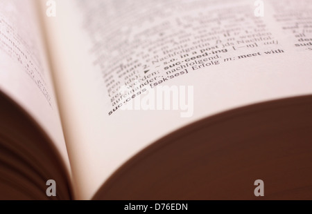 Definition von Erfolg in Englisch-Deutsch Wörterbuch Stockfoto
