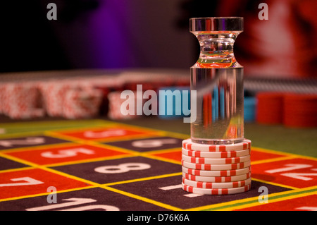 Roulette-Dolly auf Chips zu gewinnen Stockfoto