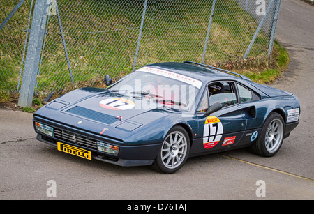 1987 Ferrari 328 GTB mit Fahrer Nicky Paul-Barron im Fahrerlager auf dem 2013 CSCC Snetterton Meeting, Norfolk, UK. Stockfoto