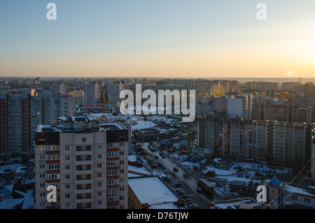 Panorama der Stadt am Abend bei Sonnenuntergang, Voronezh, Russland Stockfoto