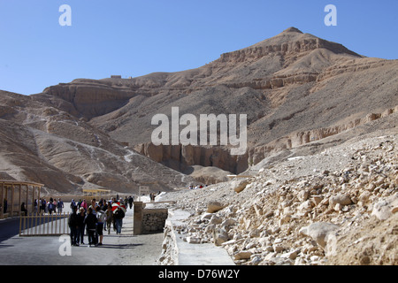 Tal der Könige Eingang & Pyramide Berg Westjordanland LUXOR Ägypten 8. Januar 2013