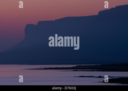 Sonnenaufgang an der Küste des Arabischen Meeres auf der Insel Sokotra Stockfoto