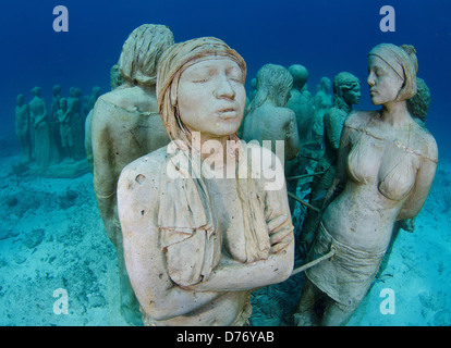 Mexiko-Cancun-Skulpturen auf dem unteren Meer in Cancun Unterwasser-Museum im karibischen Meer Stockfoto