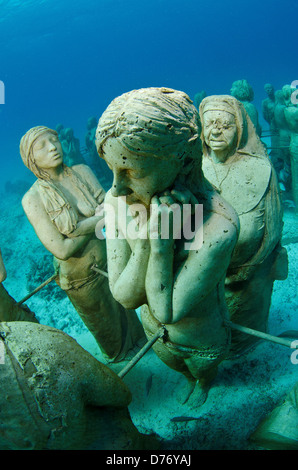 Mexiko-Cancun-Skulpturen auf dem unteren Meer in Cancun Unterwasser-Museum im karibischen Meer Stockfoto