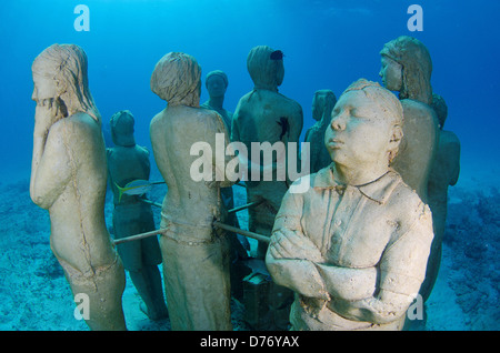 Mexiko-Cancun-Skulpturen auf dem unteren Meer in Cancun Unterwasser-Museum im karibischen Meer Stockfoto