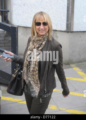 London, UK. 30. April 2013. Lisa Snowden und Kacey Ainsworth verlassen ITV Studios London nach Loose Women 30. April 2013. Bildnachweis: JOHNNY ARMSTEAD / Alamy Live News Stockfoto