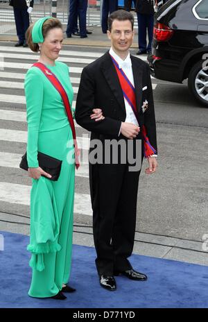 Amsterdam, Niederlande. 30. April 2013. Erbliche Prinzessin von Liechtenstein, Sophie und erblichen Fürsten von Liechtenstein, angekommen Alois der Nieuwe Kerk wo die Investitur von König Willem-Alexander in Amsterdam stattfindet. Foto: Patrick van Katwijk / Stockfoto