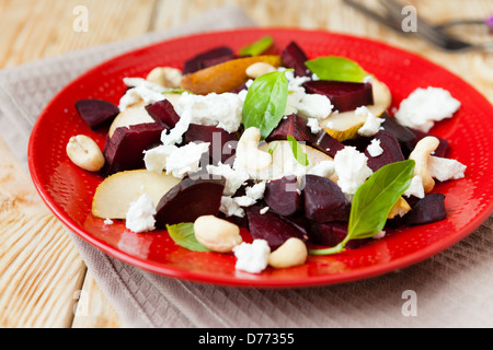 Rote Beete Salat mit Birnen und Quark, Essen Stockfoto