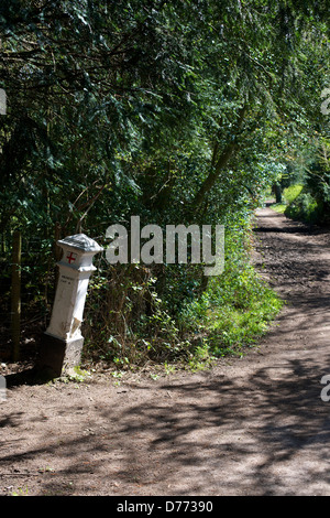 London City Corporation Kohle Steuer Pflicht Post mit Stadt Schild "Kohle Pflichten handeln 1845" Colley Hill Reitweg Reigate Surrey Stockfoto