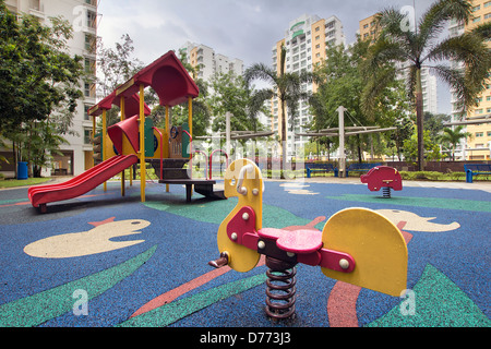 Singapur Sozialwohnungen Apartments tierische Fahrt am Kinderspielplatz im Bezirk Punggol Stockfoto