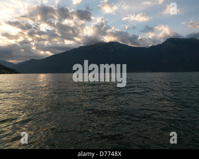 Limone Sul Garda, Italien, Blick auf das Massiv des Monte Baldo Stockfoto