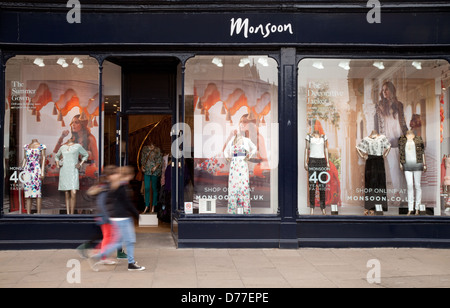 Der Monsun Kleidung Mode, Cambridge UK Stockfoto