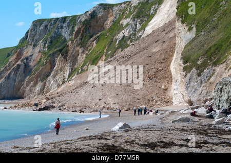 Massiver Erdrutsch in St. Oswald Schach, Lulworth, Dorset, in der Nähe von Durdle Door, 30. April 2013 Stockfoto