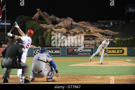 Yu Darvish (Rangers), 24. April 2013 - MLB: Yu Darvish der Texas Rangers Stellplätze, Albert Pujols von den Los Angeles Angels während das Baseballspiel im Angel Stadium in Anaheim, Kalifornien, USA. (Foto: AFLO) Stockfoto