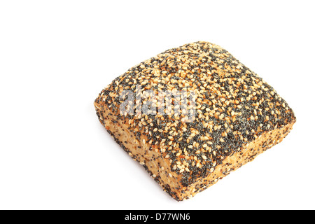 Brot mit Sesam und Mohn isoliert auf weißem Hintergrund. Stockfoto