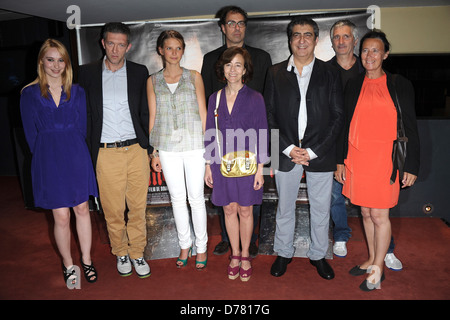 Deborah Francois, Vincent Cassel, Josephine Japy und Gäste Screening für "Le Moine" statt im UGC Kino Les Halles - Ankünfte Stockfoto