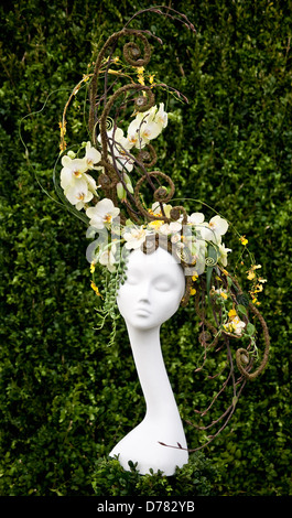 Chelsea Flowershow 2009. Blumenschmuck, entworfen von Sarah Horne mit Orchideen auf skulpturalen Struktur platziert wiederum auf Stockfoto
