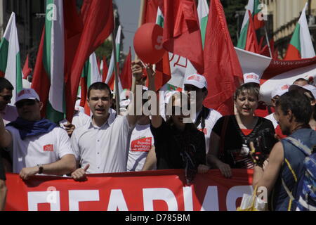 Sofia, Bulgarien. 1. Mai 2013.  Demonstranten skandierten Parolen während der Tag der Arbeit marschieren durch Zentrum von Sofia, organisiert von der bulgarischen sozialistischen Partei. (Credit: Credit: Johann Brandstatter / Alamy Live News) Stockfoto