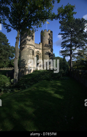 Stainborough Castle, eine Schein-Ruine gebaut als ein Garten Wahn auf dem Gelände des Wentworth Castle Country House, Barnsley UK Stockfoto