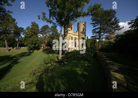 Stainborough Castle, eine Schein-Ruine gebaut als ein Garten Wahn auf dem Gelände des Wentworth Castle Country House, Barnsley UK Stockfoto