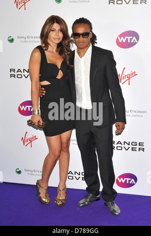 Edgar Davids und Gast statt Pre-Wimbledon Party in The Roof Gardens - Ankünfte London, England - 16.06.11 Stockfoto