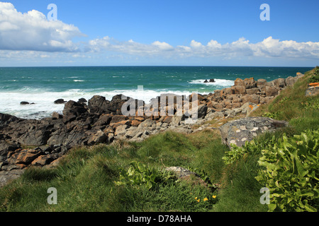 Felsen am Ende Porthmeor Beach, St. Ives, West Cornwall, England, UK Stockfoto