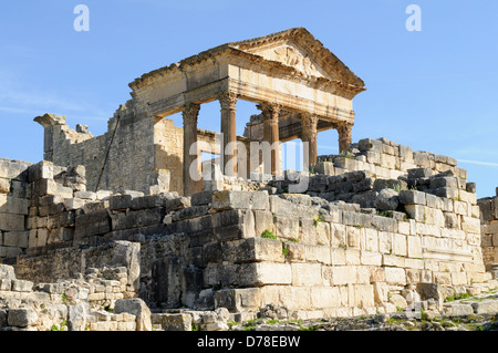 Der Capitol-Tempel in den Ruinen der römischen Stadt Dougga Tunesiens Stockfoto