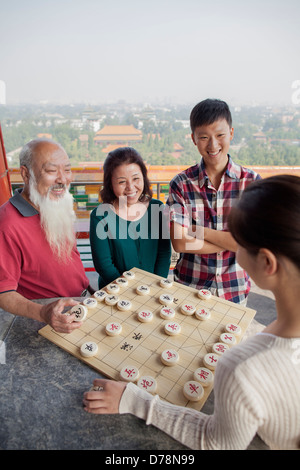 Chinesische Familie chinesisches Schach (Xiang Qi) Stockfoto