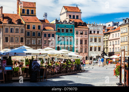 Sommer in Stary Rynek, Altstadt Marktplatz in Warschau, Polen. Stockfoto