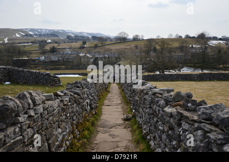 Sedber Lane mit Blick auf Linton & Cracoe sank von Grassington auf Dales Weg Langdistanz Fußweg Wharfedale Yorkshire Stockfoto