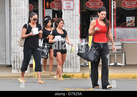 Sammi Giancola, Deena Cortese, Nicole Polizzi Alias Snooki und Jenni Farley aka JWoWW Formmitglieder von MTVs "Jersey Shore" Stockfoto