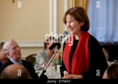 Posy Simmonds an literarischen Oldie Mittagessen 16.04.13, Stockfoto