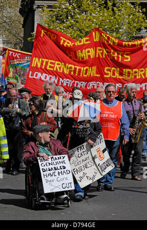 London, UK. 1. Mai 2013. Mai-Demonstration. März von Clerkenwell Green Event auf dem Trafalgar Square. Stockfoto