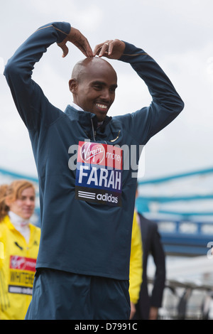 Doppelte Olympische Gold Medal Winner Mo Farah nimmt an einem Fototermin vor dem Virgin London Marathon 2013 Stockfoto