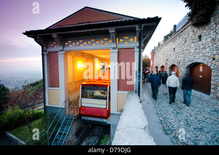 Italien, Lombardei, Bergamo, Bergamo Alta, San Vigilio Funicolar Station Stockfoto