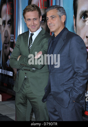 Ryan Gosling und George Clooney anlässlich die Premiere von "Die Iden des März" der Akademietheater - Ankünfte Los Angeles, Stockfoto