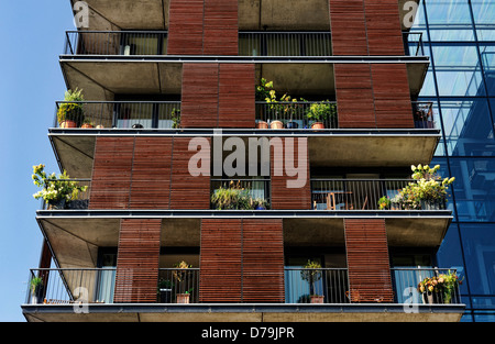 Fassade des modernen Hauses mit Balkon in der Hafen City Hamburg, Deutschland, Europa, Moderne Hausfassade Mit Balkonen in der Haf Stockfoto