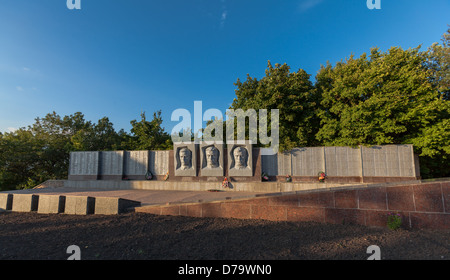 Denkmal für Artyom in Swjatogorsker (Ukraine) Stockfoto