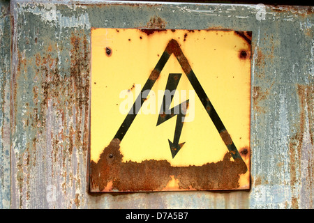 Spannung-Zeichen Stockfoto