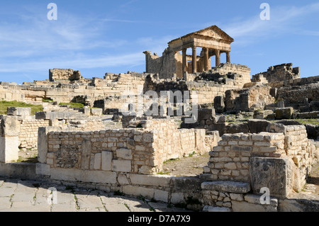 Der Capitol-Tempel in den Ruinen der römischen Stadt Dougga Tunesiens Stockfoto