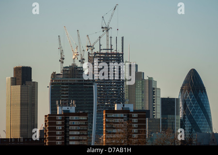 Am frühen Abend bis zum Sonnenuntergang. Blick auf die London Landschaft, einschließlich der Stadt. Stockfoto