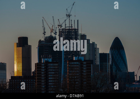 Am frühen Abend bis zum Sonnenuntergang. Blick auf die London Landschaft, einschließlich der Stadt. Stockfoto