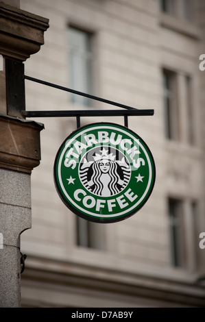 Starbucks Coffee Shop-Logo hängen Zeichen Stockfoto