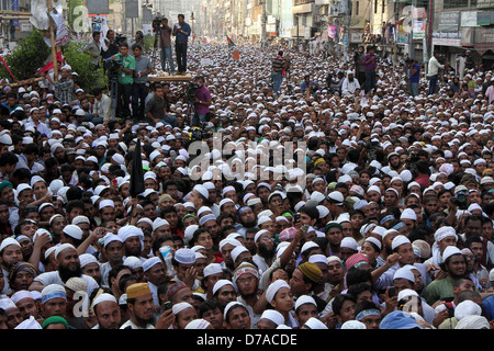 Bangladeshi Hefajat-e-Islam Aktivisten an einer Kundgebung in Dhaka am 6. April 2013. Stockfoto